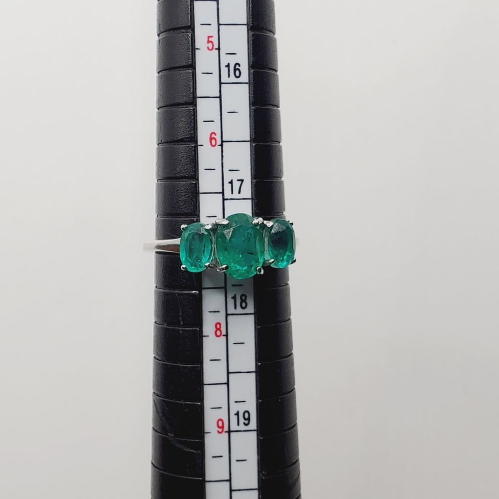 Emerald Green Quartz Platinum | 925 Sterling Silver Ring Three Stone Ring - Picture 6 of 8